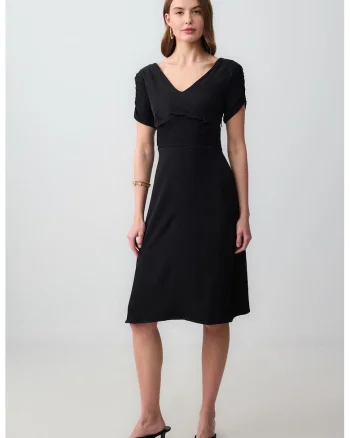 Rochie cu decolteu in V si maneci scurte, Negru