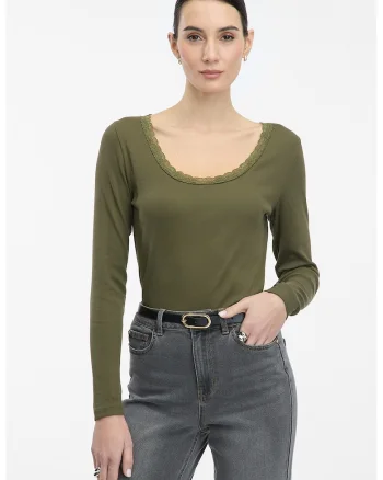 Bluza cu decolteu adanc si garnituri din dantela, Kaki