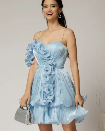 Rochie scurta bleu de ocazie cu volanas pe umar din voal peliculizat