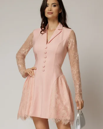 Rochie scurta roz cu maneci din dantela si nasturi decorativi