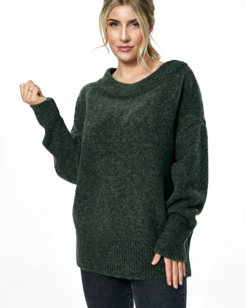 Pulover dama  oversize, guler barca, masliniu inchis, material tricotat cu lana,