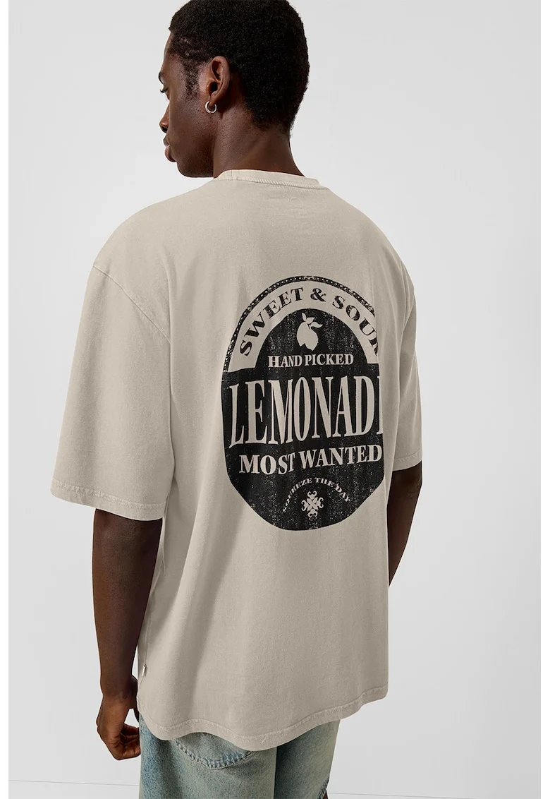 Tricou cu decolteu la baza gatului si imprimeu text