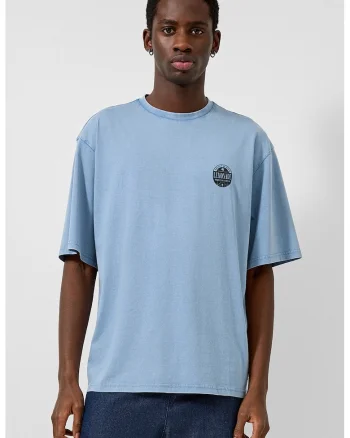 Tricou cu decolteu la baza gatului si imprimeu text