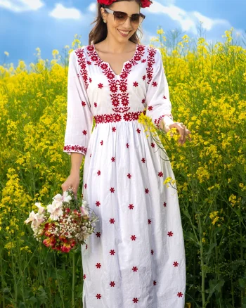 Rochie alba traditionala Selenia din bumbac cu margarete brodate