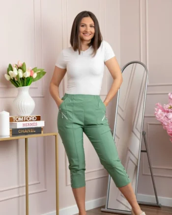 Pantaloni dama 3 4 Jenny verde salvie cu talie elastica si fermoare decorative