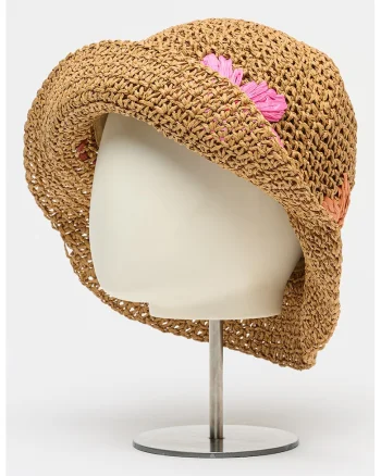 Palarie din hartie, Maro camel