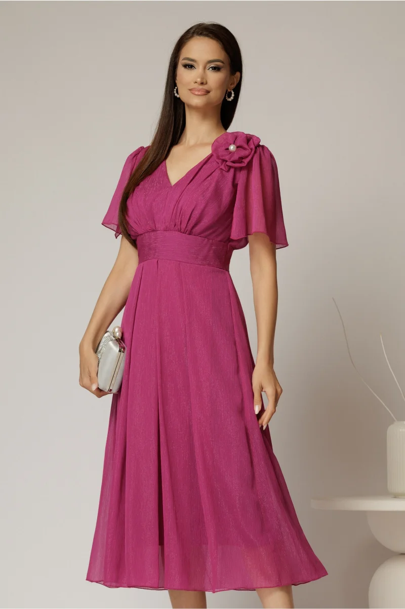 Rochie midi magenta din voal cu fir lurex si floare la umar