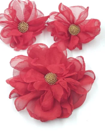 Set cercei statement floare din voal matasos rosu si brosa