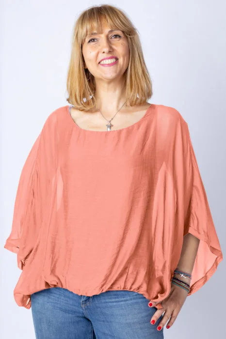 Bluza roz piersica din matase si vascoza cu maneca fluture