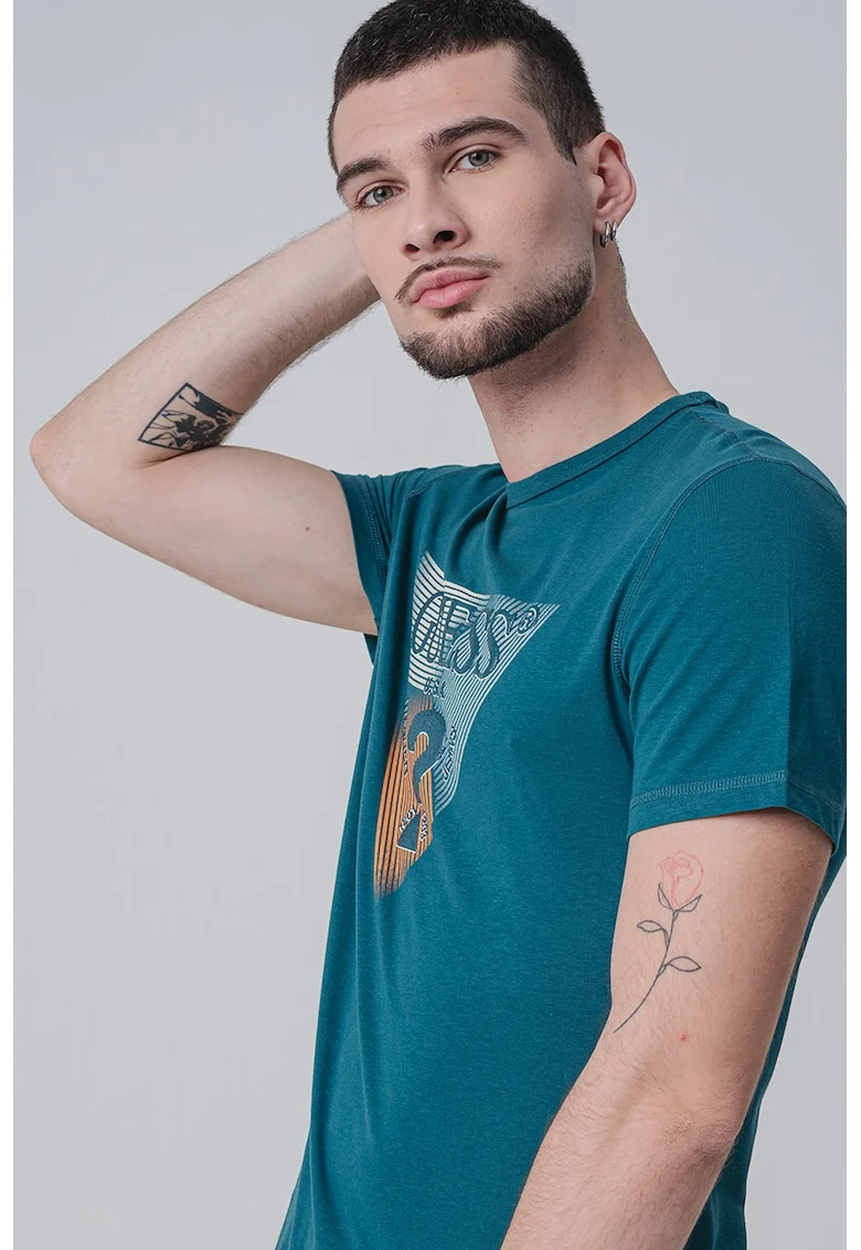 Tricou cu decolteu la baza gatului si imprimeu logo, Alb fildes/Portocaliu/Verde persan