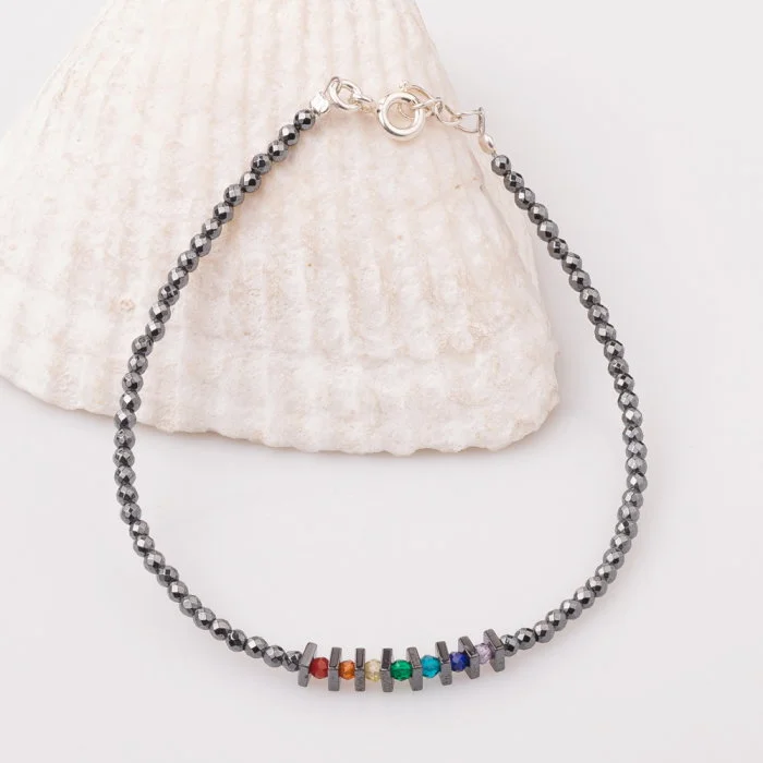Bratara subtire din hematit gri si cubic zirconia multicolor