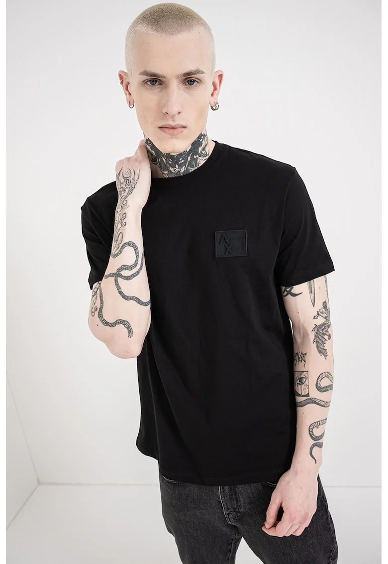 Tricou regular fit cu decolteu la baza gatului, Negru
