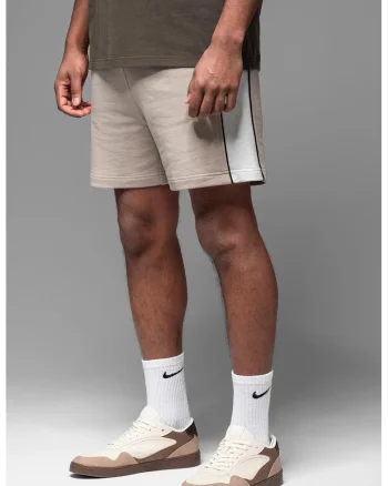 Pantaloni scurti relaxed fit cu buzunare laterale, Bej