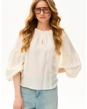 Bluza cu maneci trei sferturi bufante