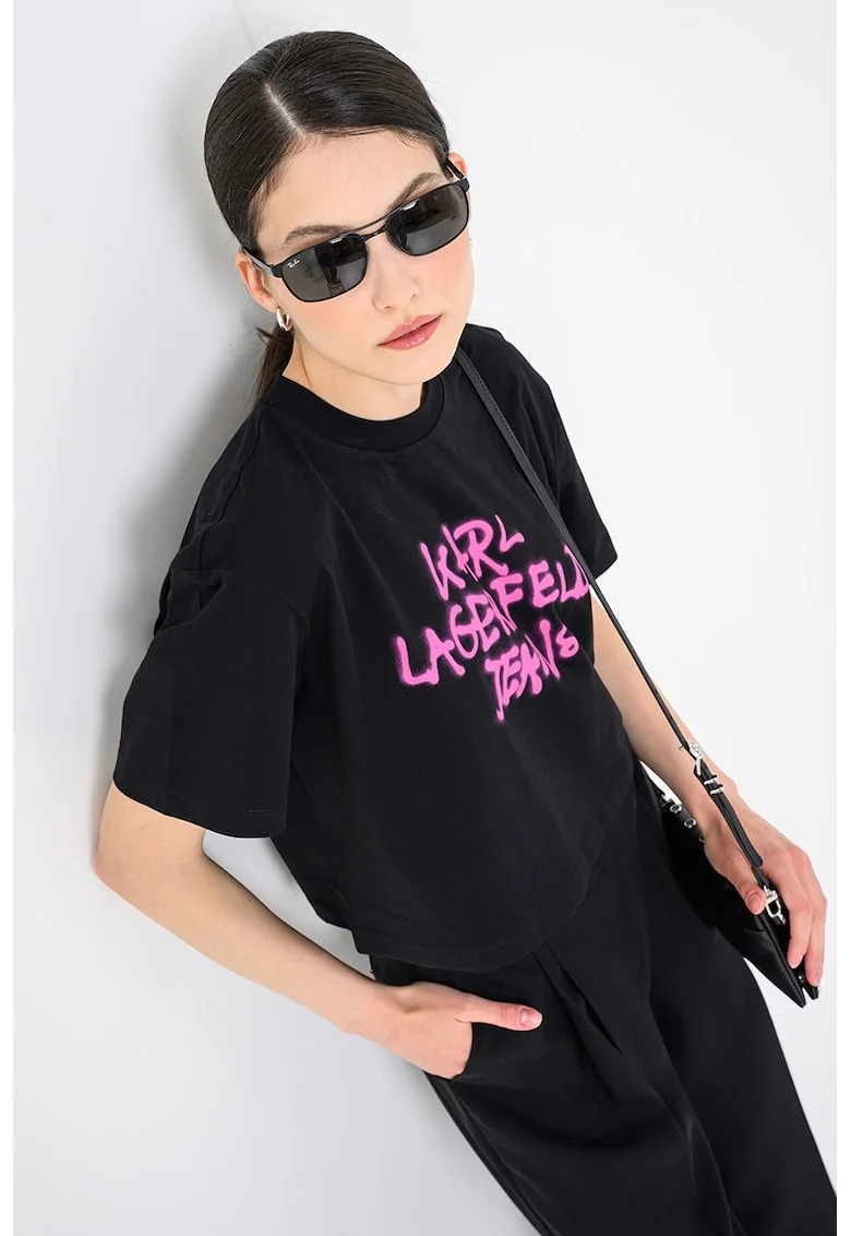 Tricou crop din bumbac cu imprimeu graffiti, Negru/Fucsia