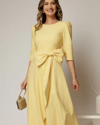 Rochie midi galbena funda ampla pe talie decolteu rotund maneci trei sferturi