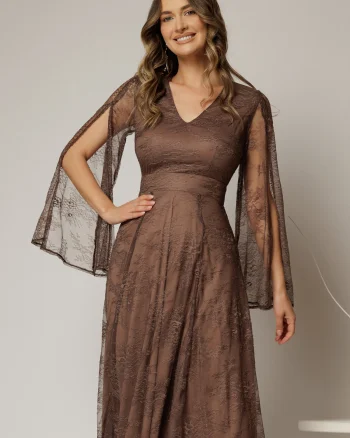 Rochie DY Fashion maro din dantela cu maneci lungi crapate si decolteu in V