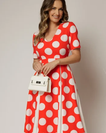 Rochie DY Fashion corai cu buline mari si pliuri ample in contrast