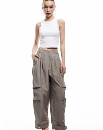 Pantaloni cu croiala ampla si pliuri frontale, Maro taupe