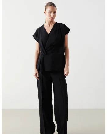 Bluza cu decolteu in V si fronseuri, Negru