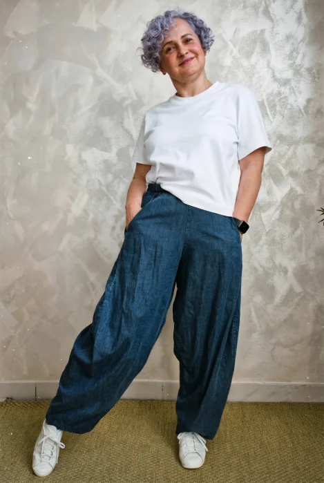 Pantaloni bleumarin din denim subtire cu croiala ampla si talie elastica