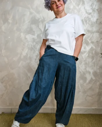 Pantaloni bleumarin din denim subtire cu croiala ampla si talie elastica