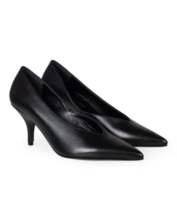 Pantofi din piele cu varf ascutit,