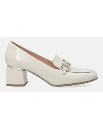 Pantofi loafer de piele lacuita cu detalii metalice
