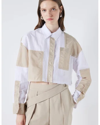Camasa crop lejera cu model colorblock, Alb/Maro nisip