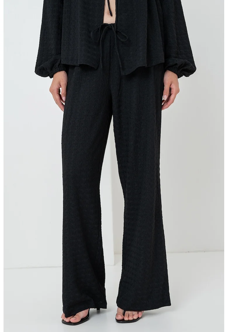 Pantaloni tricotati cu croiala ampla si snururi, Negru