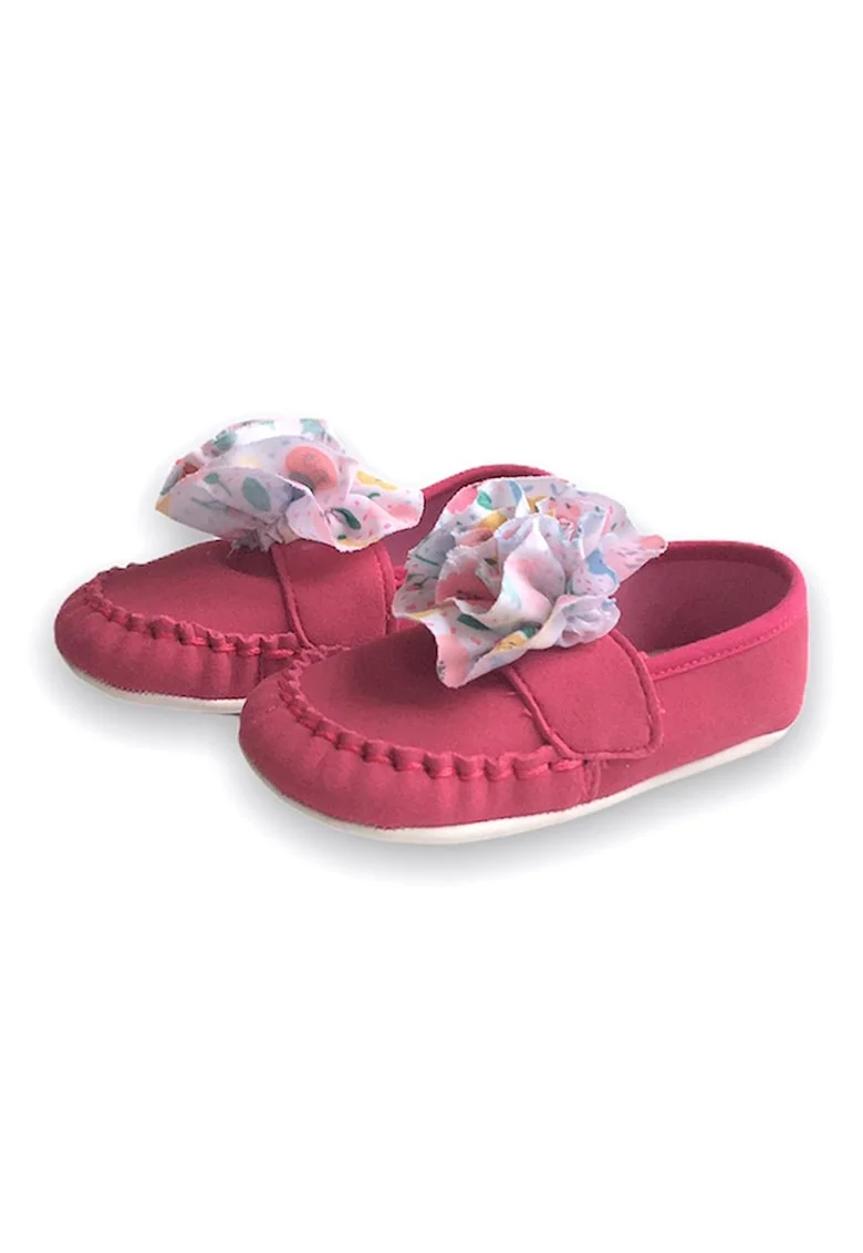 Pantofi din piele intoarsa cu aplicatie florala, Albastru lavanda/Roz aprins/Galben sofran