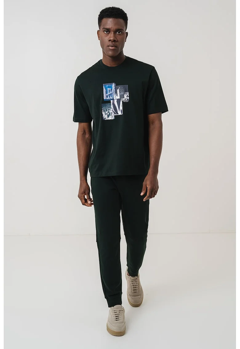Tricou cu imprimeu foto si decolteu la baza gatului, Verde englez