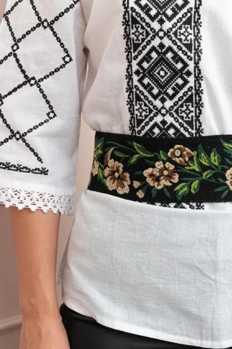 Brau traditional negru cu motiv floral crem Ilona
