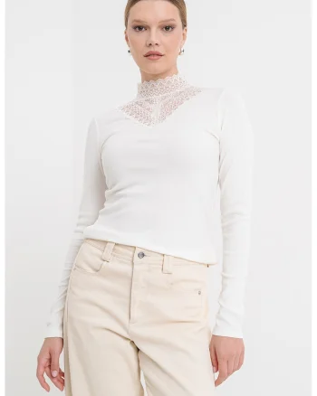 Bluza din amestec de modal cu insertii din dantela