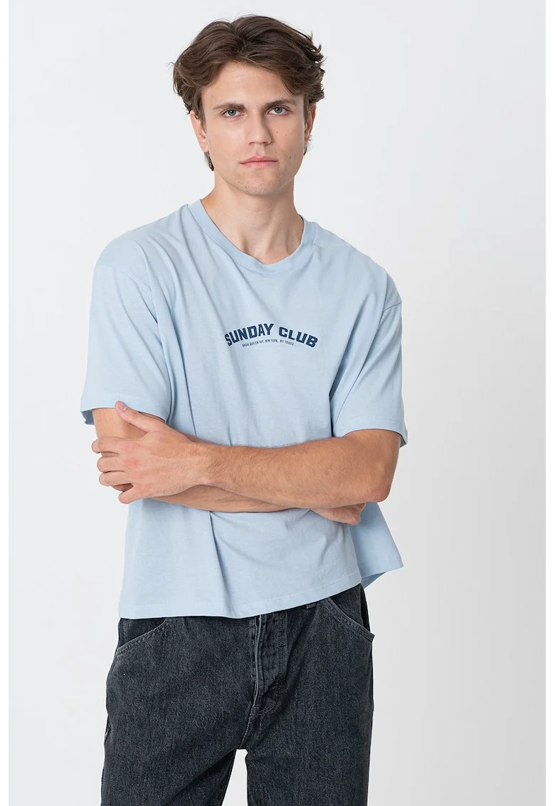 Tricou cu decolteu la baza gatului si imprimeu logo, Albastru deschis
