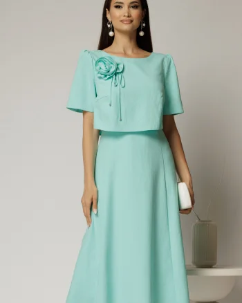 Rochie midi verde menta de zi cu detaliu amplu floral la bust