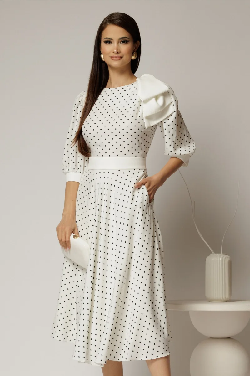 Rochie DY Fashion midi alba cu buline si funda ampla pe umar