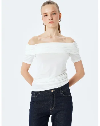 Bluza cu decolteu pe umeri si maneci scurte, Alb