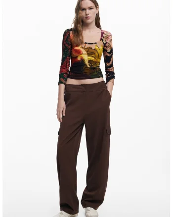 Bluza crop slim fit cu imprimeu, Rosu/Negru/Bej