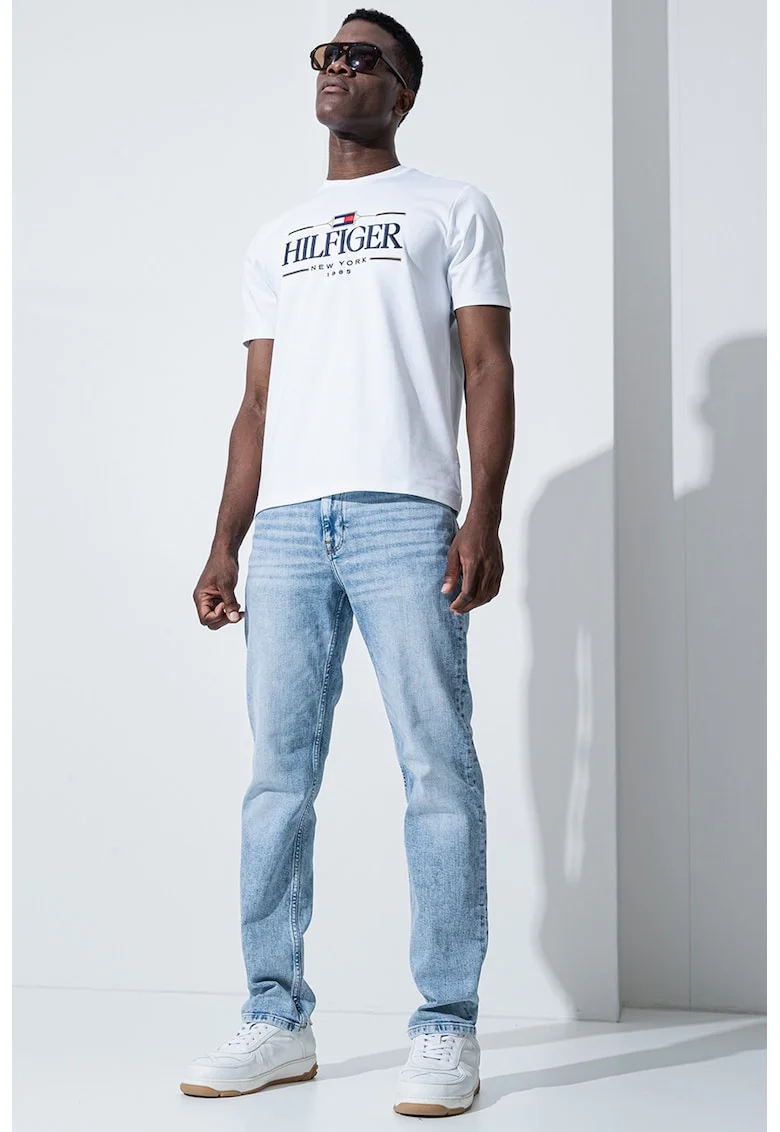 Tricou regular-fit cu decolteu la baza gatului si logo, Alb optic/Bleumarin