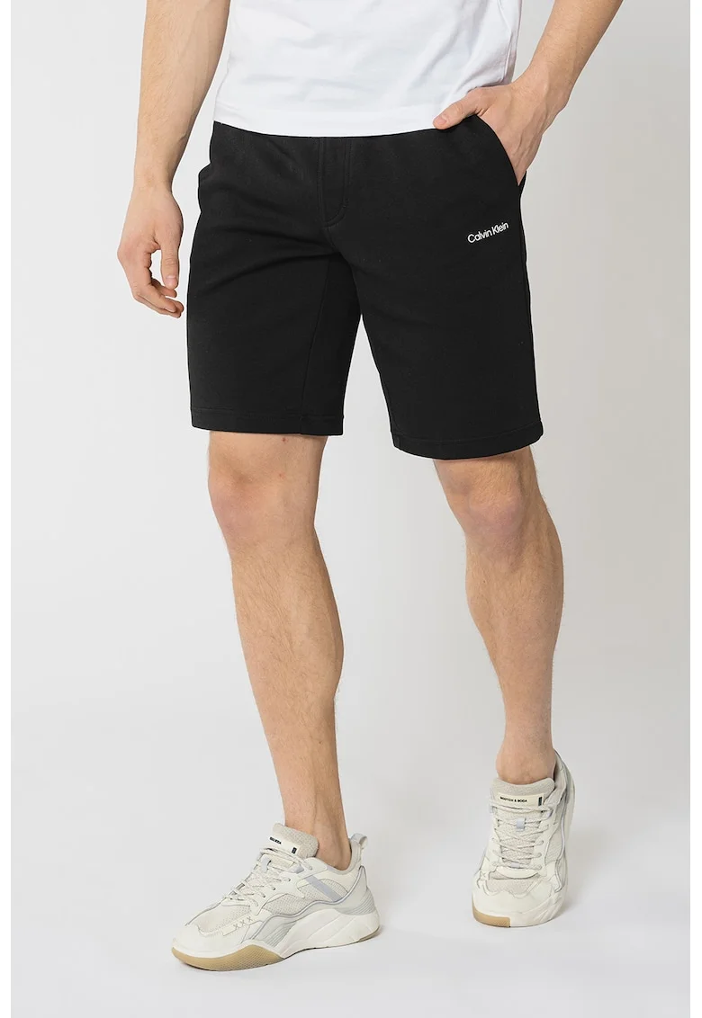 Pantaloni scurti din amestec de bumbac organic cu buzunare pe piept, Negru