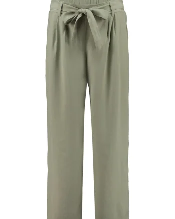 Pantaloni uni cu pliseuri si funda in talie Cina