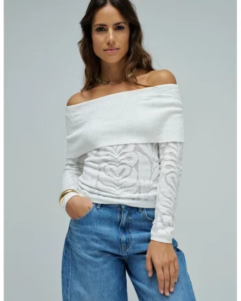 Pulover pe umeri cu model grafic