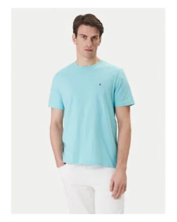 Tricou cu decolteu la baza gatului,