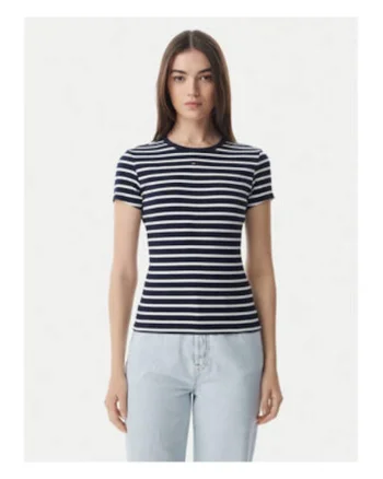 Tricou cu dungi si logo discret