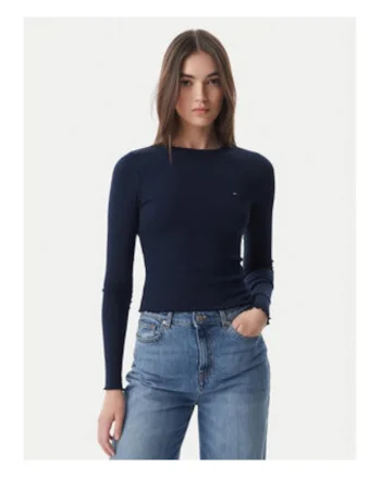 Bluza uni cu maneci lungi si decolteu la baza gatului