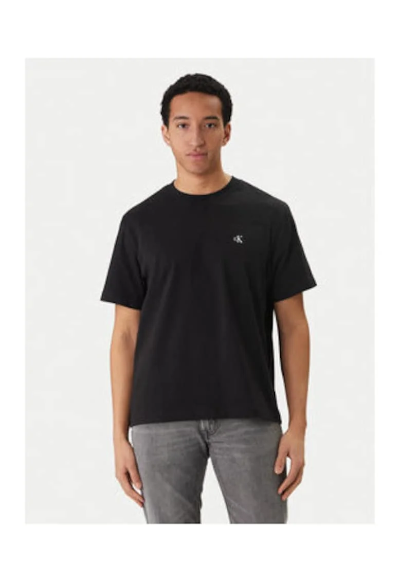 Tricou cu detaliu logo si decolteu la baza gatului