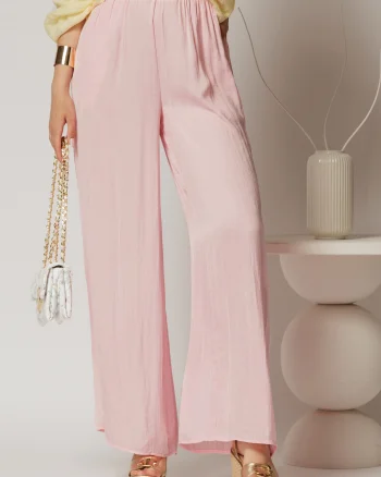 Pantaloni casual roz cu croi lejer si elastic pe talie