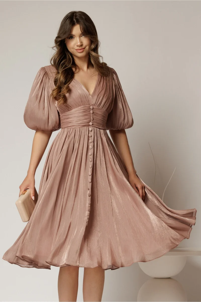 Rochie DY Fashion roz cu decolteu adanc si nasturi din voal peliculizat