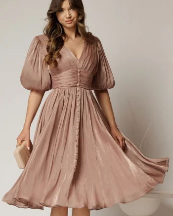 Rochie DY Fashion roz cu decolteu adanc si nasturi din voal peliculizat